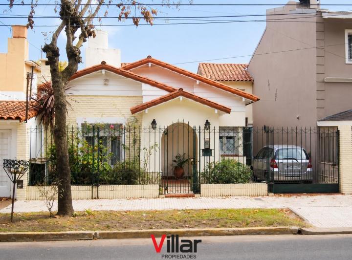 Casa · 201m² · 4 Ambientes · 1 Cochera