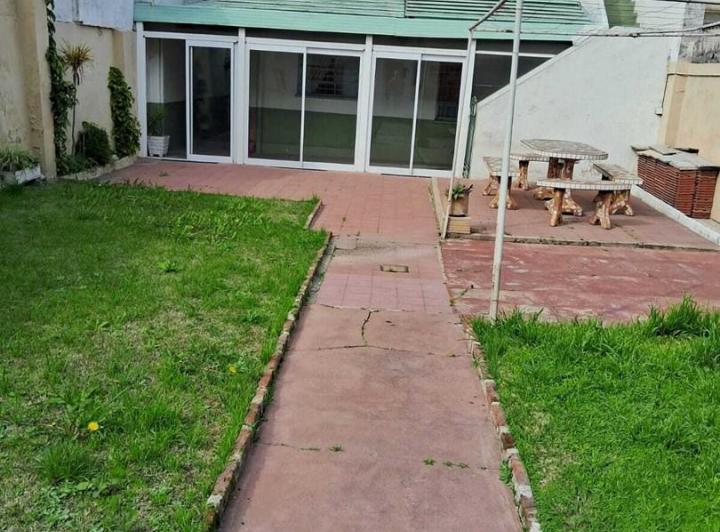 Casa · 145m² · 4 Ambientes · 1 Cochera