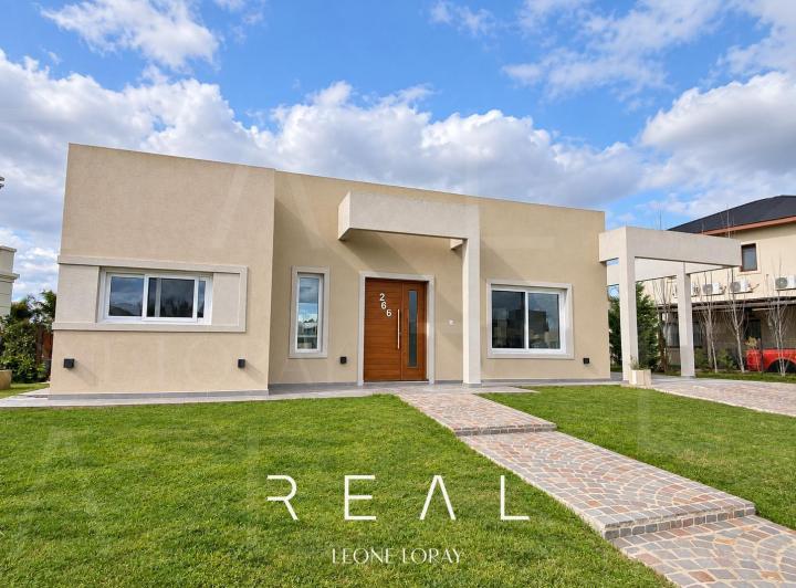 Casa · 122m² · 4 Ambientes · 1 Cochera