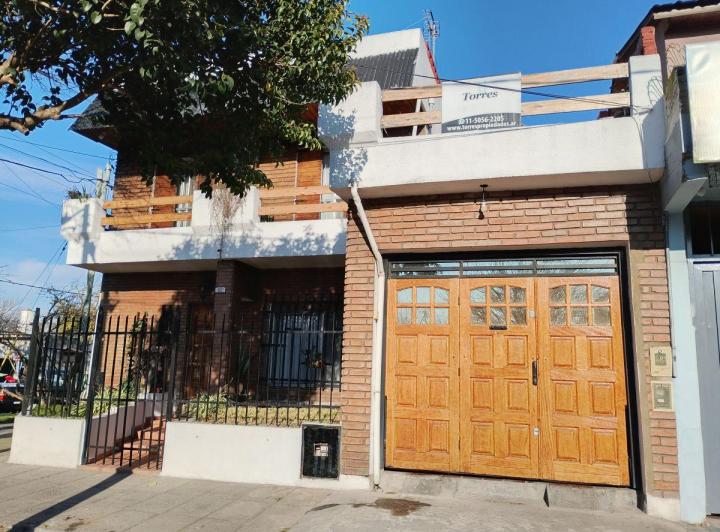 Casa · 140m² · 5 Ambientes · 1 Cochera