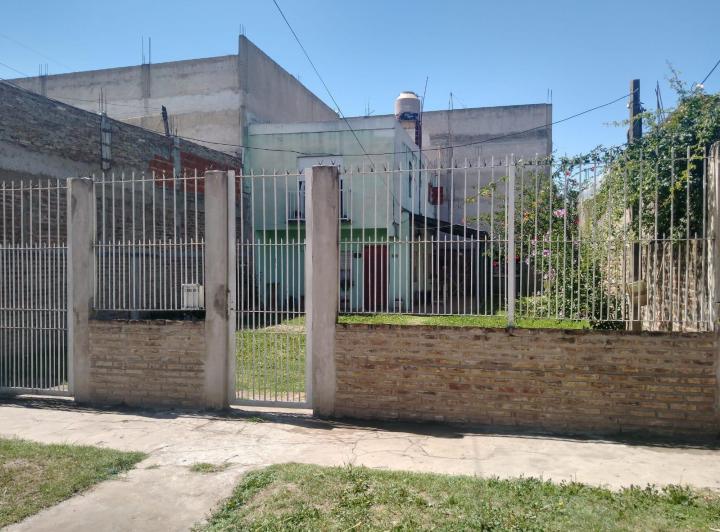 Casa · 80m² · 4 Ambientes · 1 Cochera