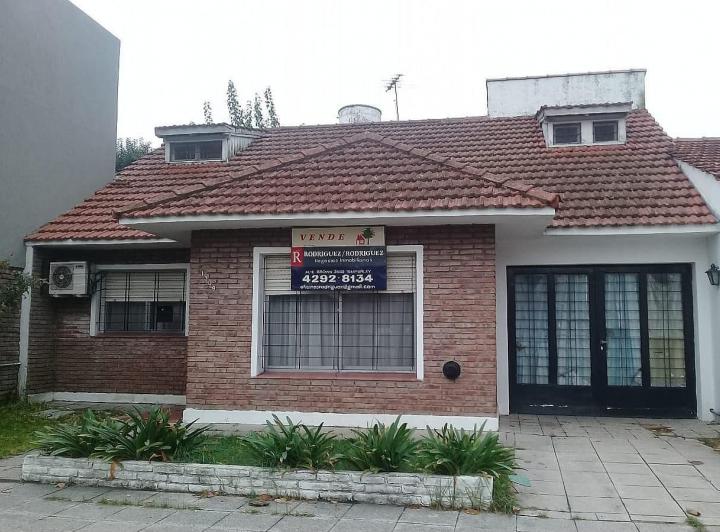 Casa · 144m² · 5 Ambientes · 1 Cochera