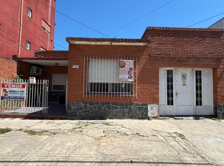 Casa · 1m² · 5 Ambientes · 1 Cochera