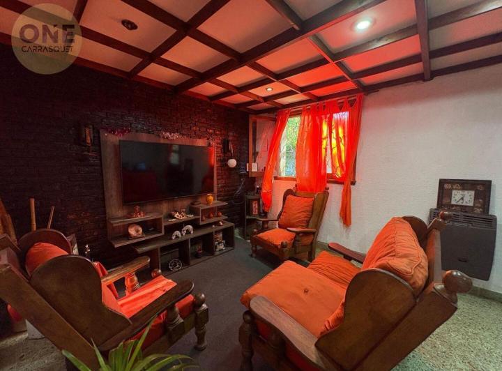 Casa · 240m² · 5 Ambientes · 1 Cochera