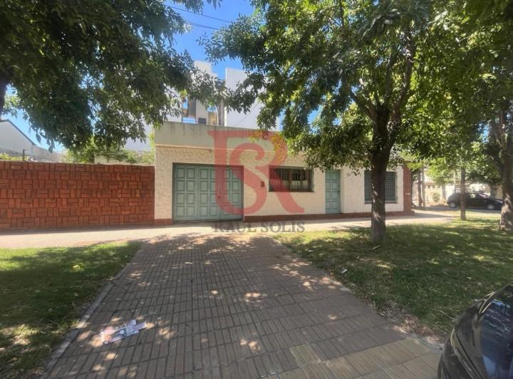 Casa · 1m² · 4 Ambientes · 2 Cocheras
