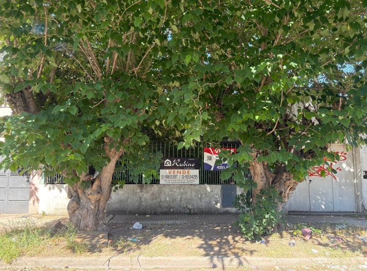 Casa · 530m² · 3 Ambientes · 1 Cochera