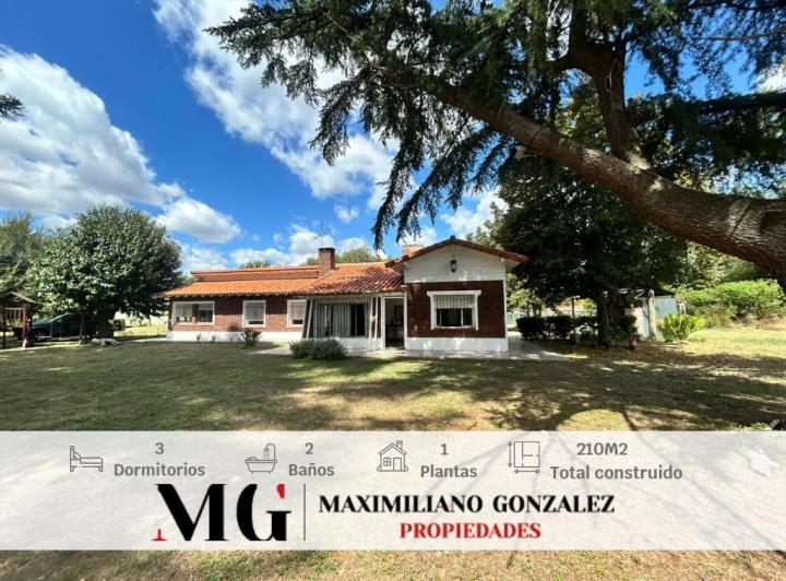 Casa · 210m² · 6 Ambientes · 1 Cochera