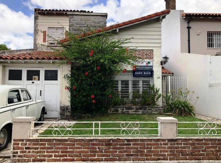 Casa · 160m² · 3 Dormitorios · 1 Cochera