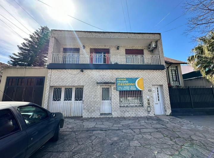 Casa · 177m² · 4 Ambientes · 1 Cochera