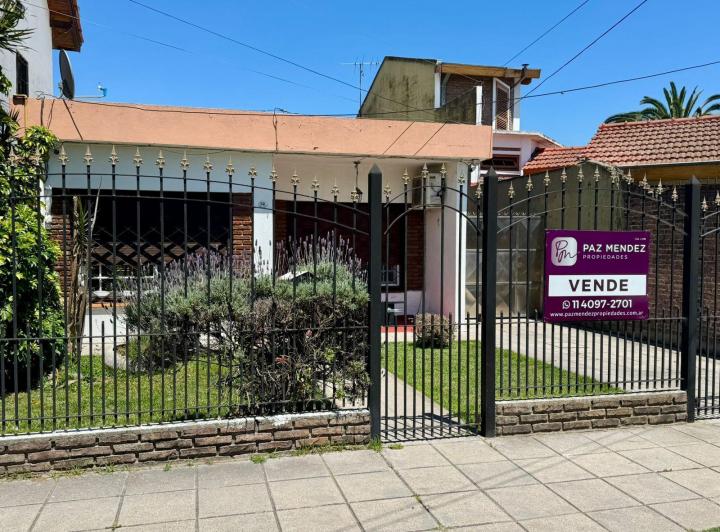 Casa · 82m² · 3 Ambientes · 1 Cochera