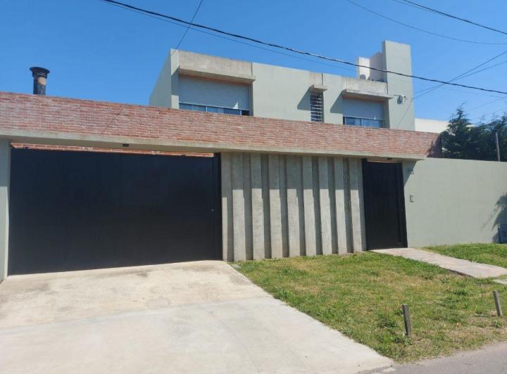 Casa · 153m² · 4 Ambientes · 1 Cochera