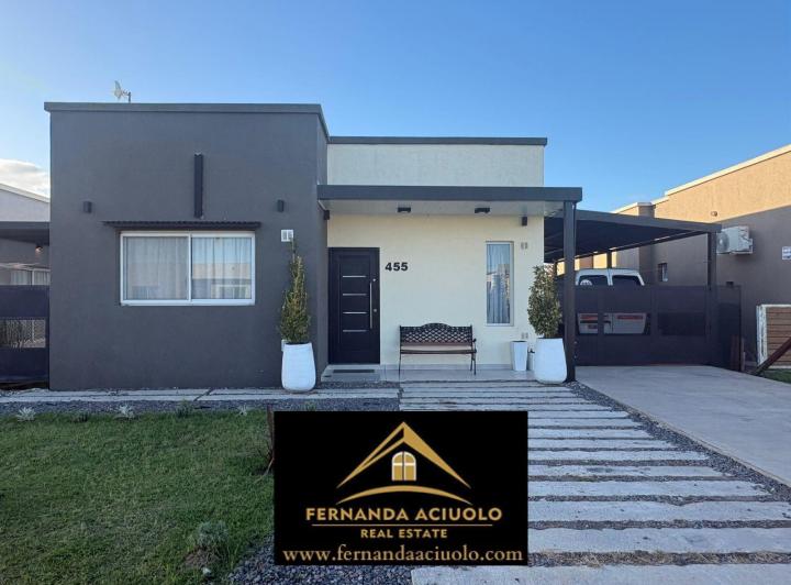 Casa · 82m² · 3 Ambientes · 1 Cochera