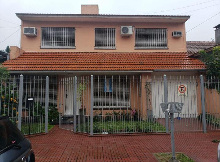 Casa · 130m² · 4 Ambientes · 1 Cochera