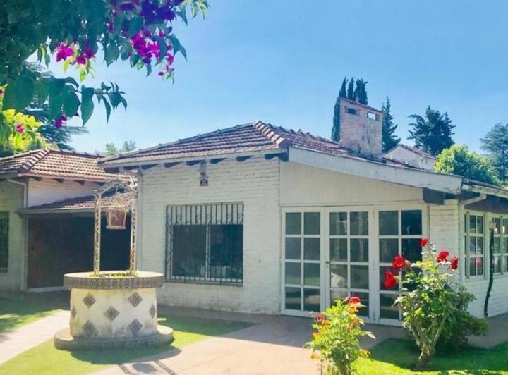 Casa · 200m² · 4 Ambientes · 1 Cochera
