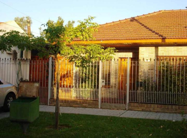 Casa · 140m² · 4 Ambientes · 1 Cochera