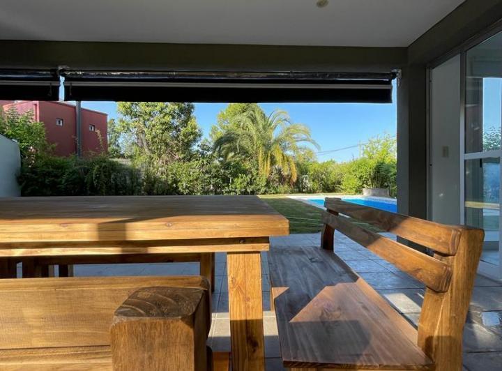 Casa · 205m² · 5 Ambientes · 1 Cochera