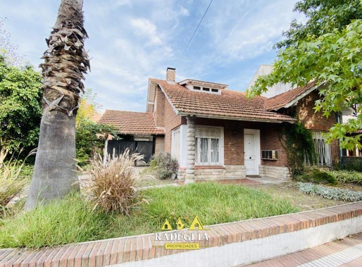 Casa · 120m² · 5 Ambientes · 1 Cochera