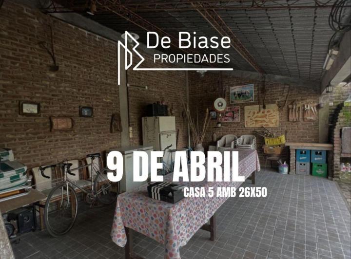 Casa · 1m² · 5 Ambientes · 1 Cochera