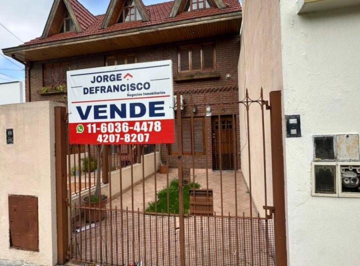 Casa · 100m² · 4 Ambientes · 1 Cochera