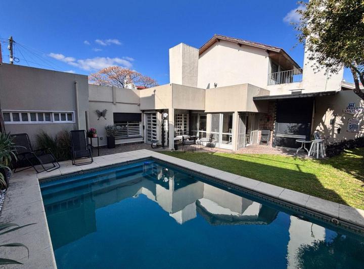 Casa · 138m² · 4 Ambientes · 1 Cochera