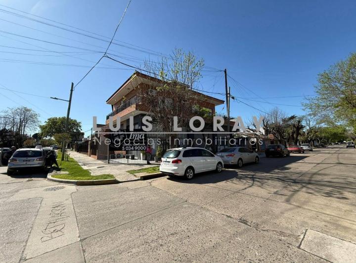Casa · 416m² · 4 Ambientes · 3 Cocheras