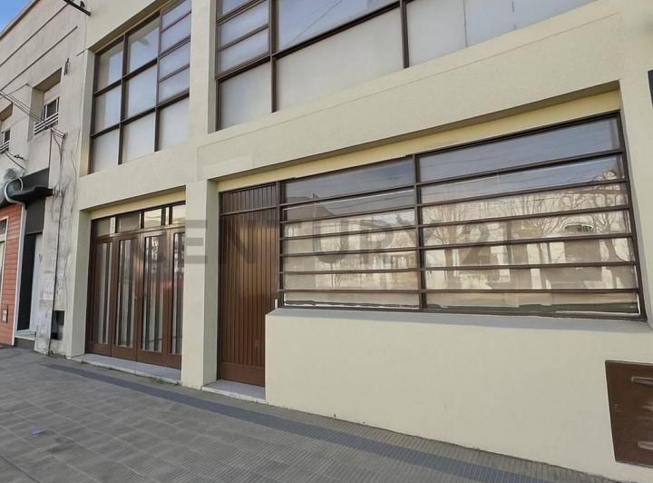Casa · 135m² · 4 Ambientes · 2 Cocheras