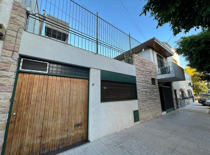 Casa · 160m² · 4 Ambientes · 1 Cochera