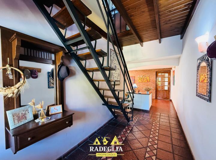 Casa · 160m² · 4 Ambientes · 1 Cochera