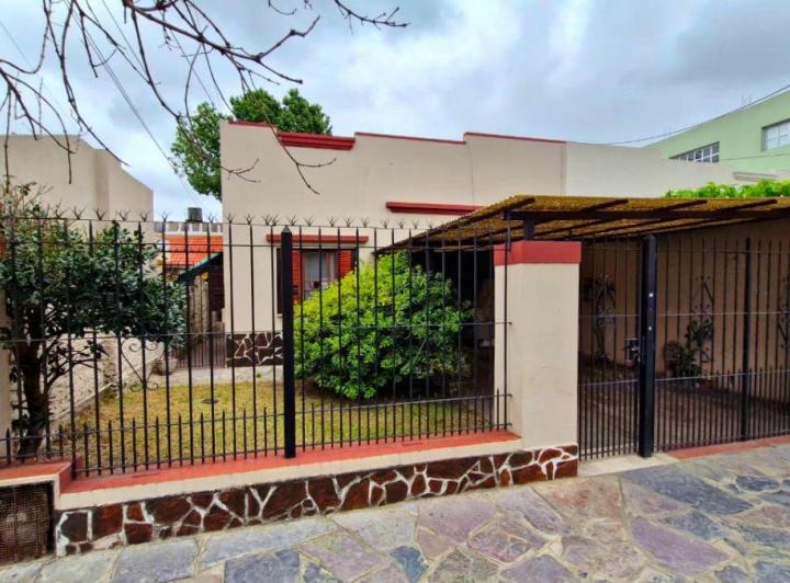 Casa · 101m² · 3 Ambientes · 1 Cochera