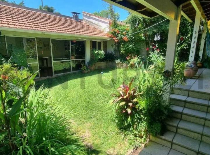 Casa · 258m² · 4 Ambientes · 1 Cochera