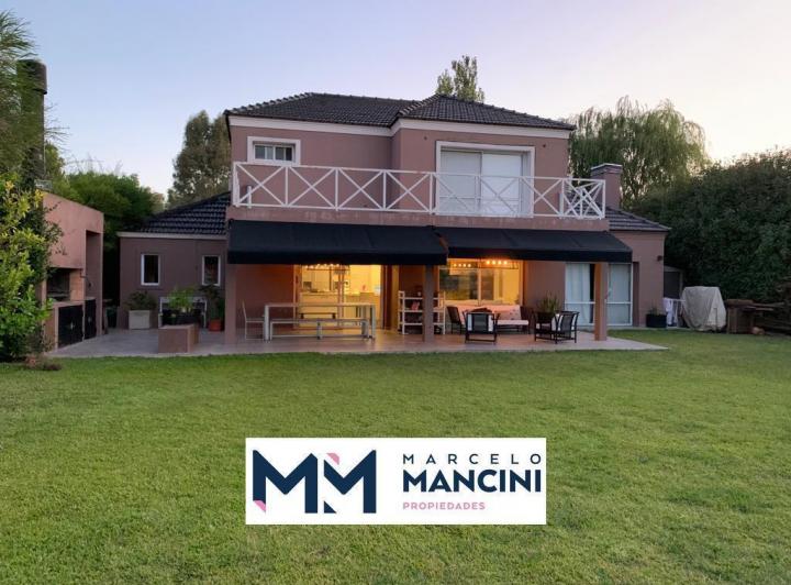 Casa · 890m² · 5 Ambientes