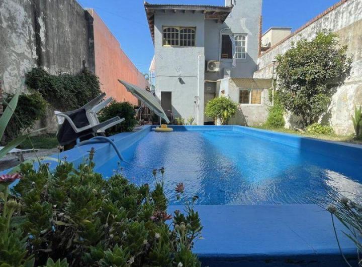 Casa · 200m² · 3 Ambientes · 1 Cochera