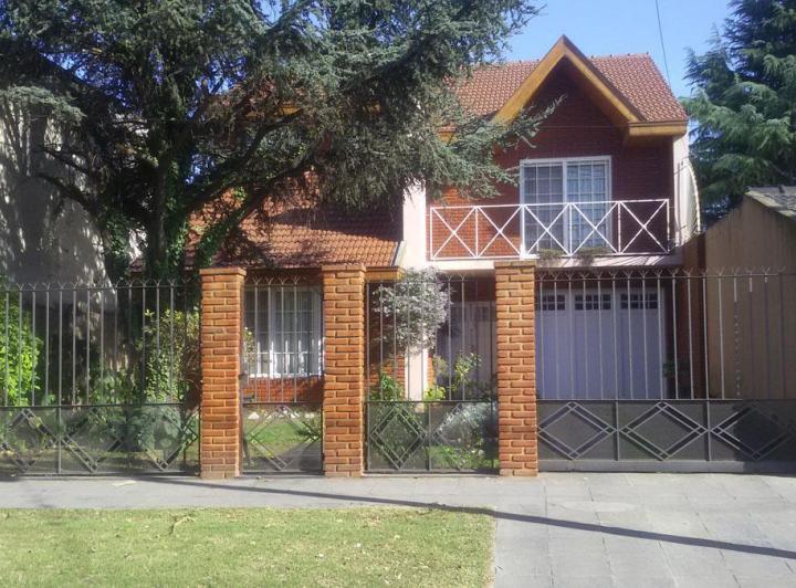 Casa · 245m² · 4 Ambientes