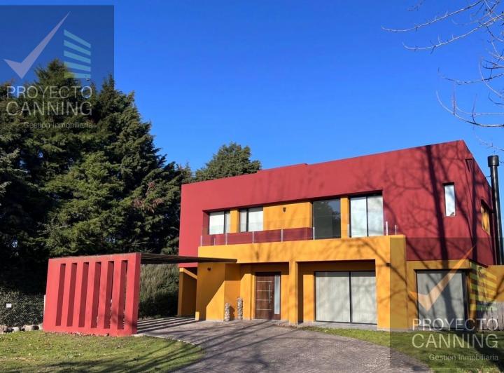 Casa · 225m² · 5 Ambientes · 1 Cochera