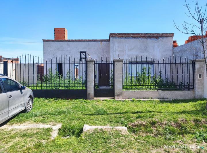 Casa · 130m² · 5 Ambientes · 2 Cocheras
