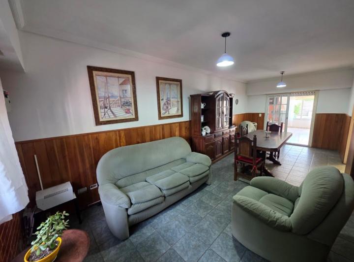 Casa · 140m² · 6 Ambientes · 1 Cochera
