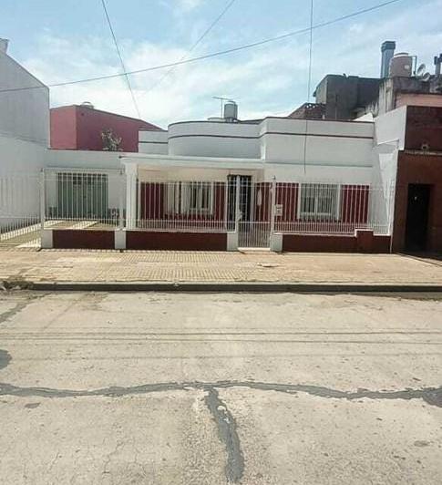 Casa · 110m² · 3 Ambientes · 1 Cochera
