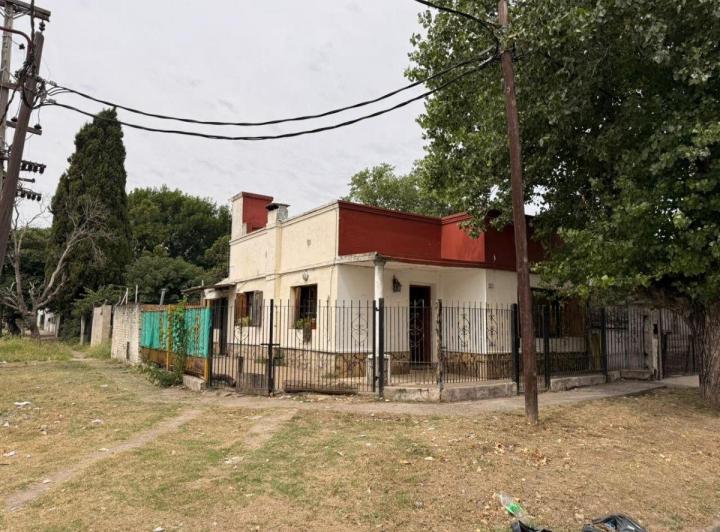 Casa · 90m² · 4 Ambientes · 1 Cochera