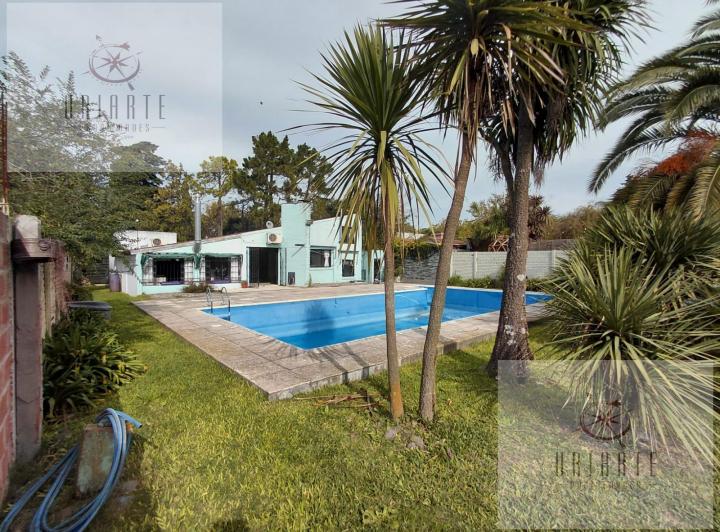 Casa · 200m² · 5 Ambientes · 3 Cocheras