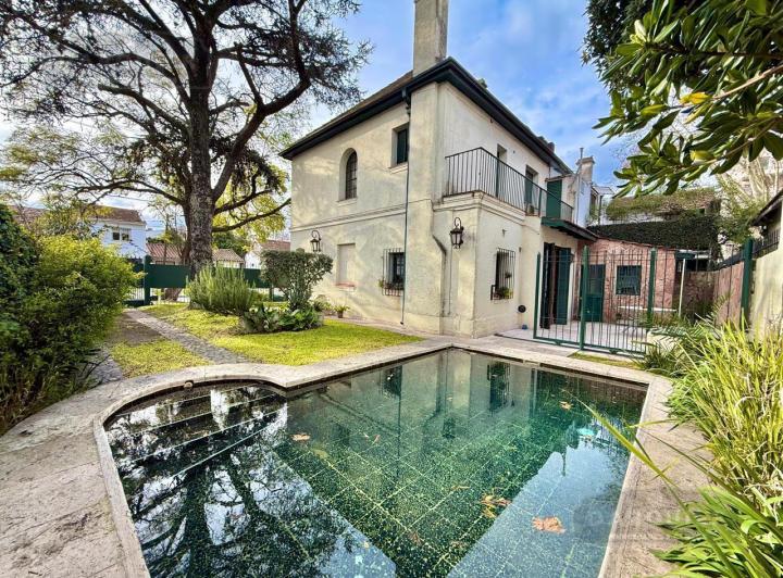 Casa · 260m² · 3 Dormitorios