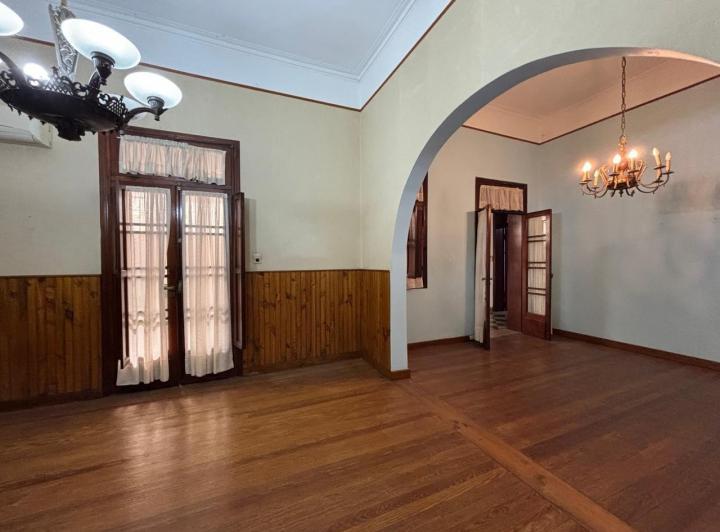 Casa · 217m² · 7 Ambientes