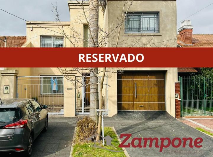 Casa · 160m² · 4 Ambientes · 2 Cocheras