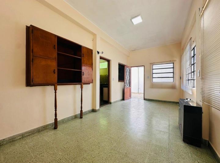 Casa · 80m² · 4 Ambientes · 2 Cocheras