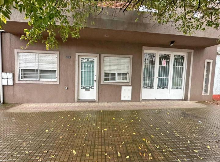 Casa · 74m² · 3 Ambientes · 1 Cochera