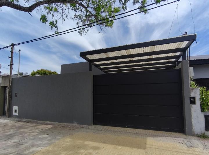 Casa · 130m² · 3 Ambientes · 2 Cocheras