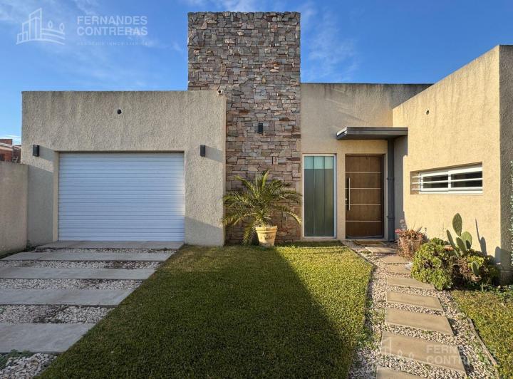 Casa · 142m² · 3 Ambientes · 1 Cochera