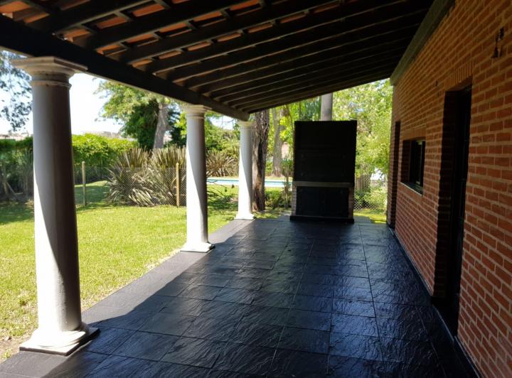 Casa · 270m² · 4 Ambientes · 2 Cocheras