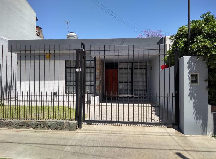 Casa · 100m² · 7 Ambientes