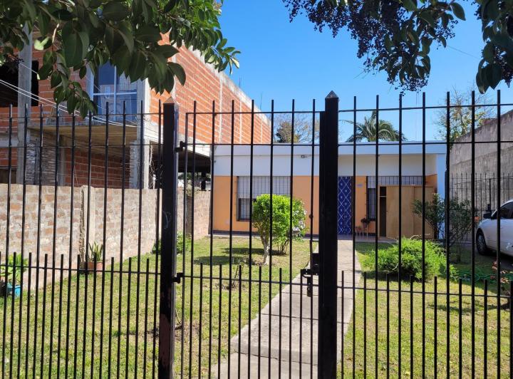 Casa · 85m² · 4 Ambientes · 2 Cocheras