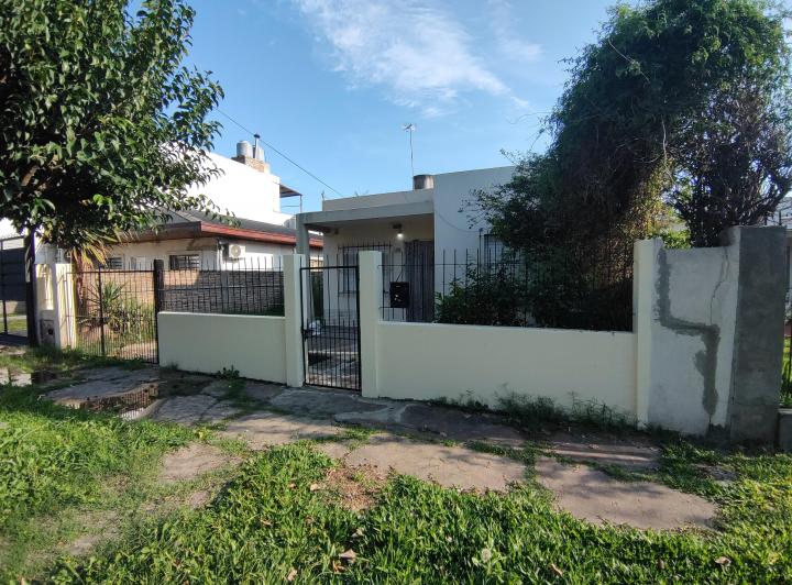 Casa · 80m² · 4 Ambientes · 1 Cochera